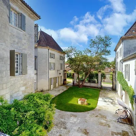 Villa La Maison De Jacquette: Luxueuse, Spacieuse! Bourdeilles