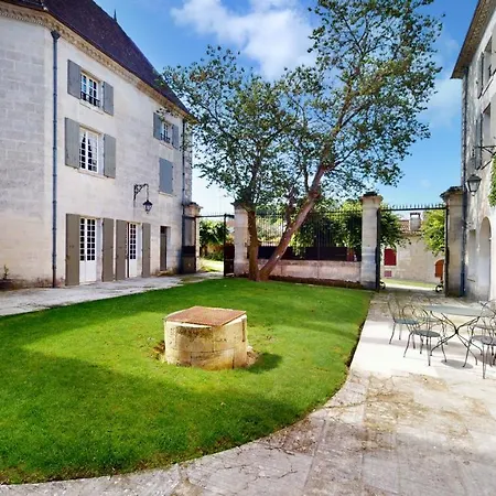 Villa La Maison De Jacquette: Luxueuse, Spacieuse! Bourdeilles